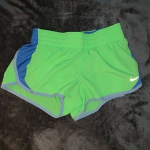 NIKE SHORTS